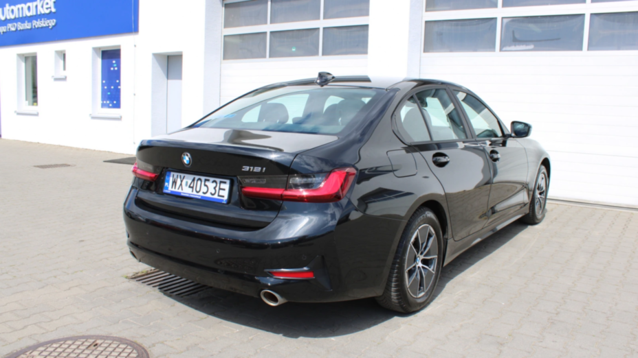 BMW Seria 3 318i Advantage aut