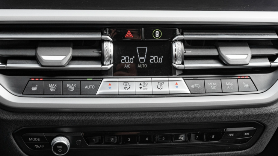 BMW Seria 3 318i Advantage aut