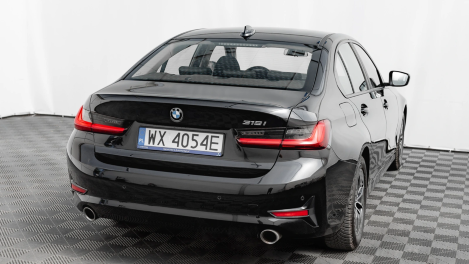 BMW Seria 3 318i Advantage aut