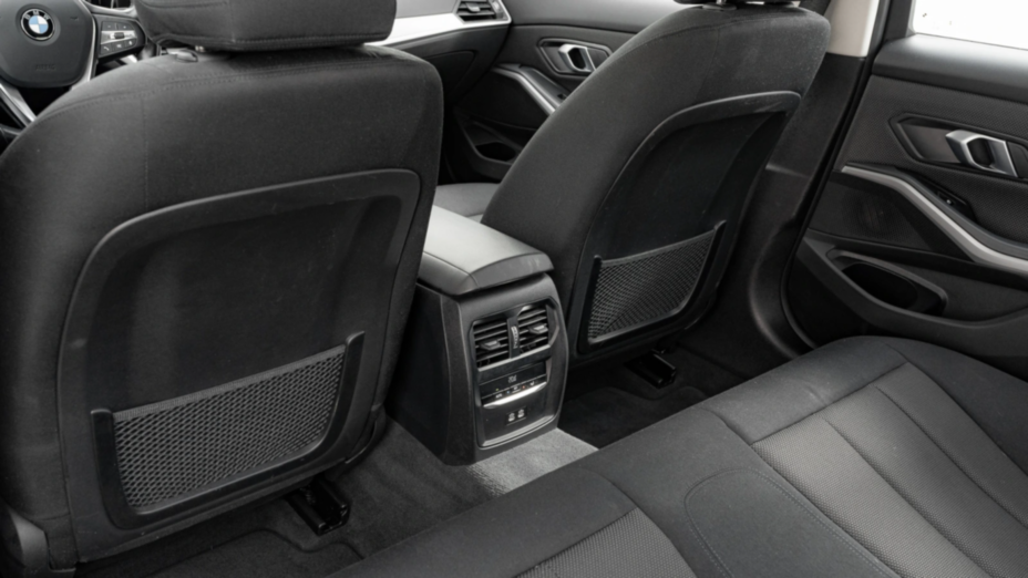 BMW Seria 3 318i Advantage aut