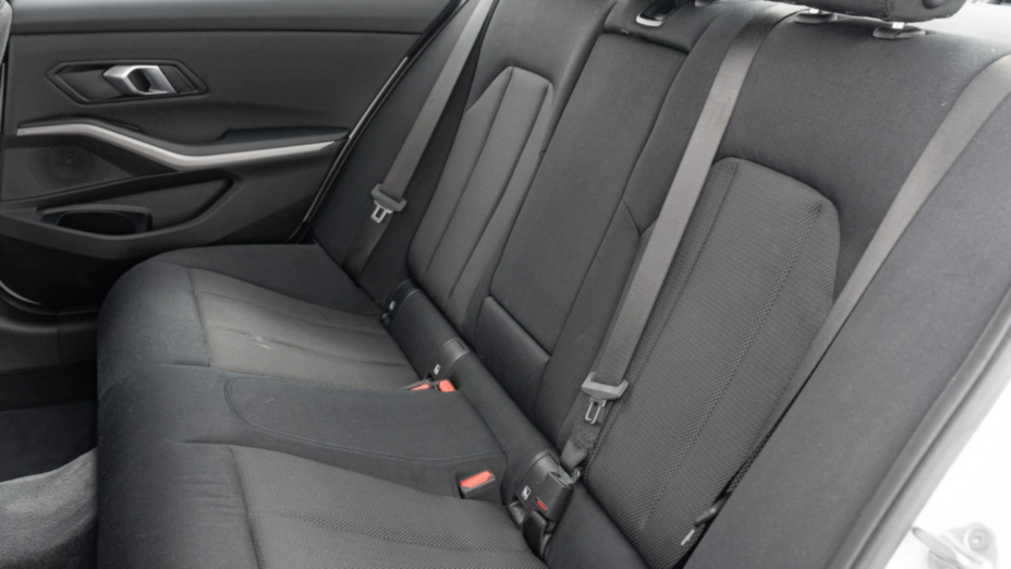 BMW Seria 3 318i Advantage aut