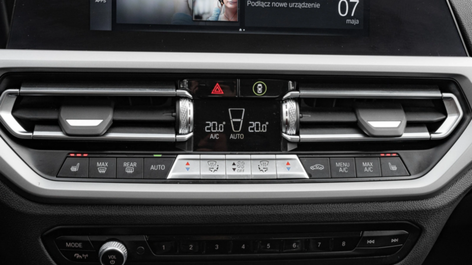 BMW Seria 3 318i Advantage aut