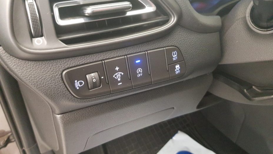 HYUNDAI i30 i30 1.5 DPI Smart