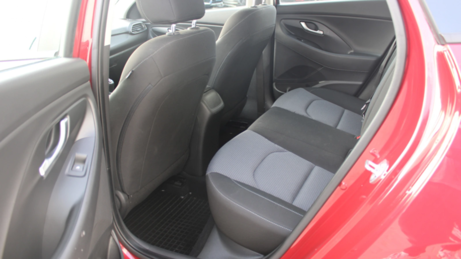 HYUNDAI i30 i30 1.5 DPI Classic +