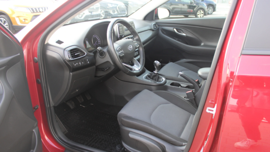 HYUNDAI i30 i30 1.5 DPI Classic +