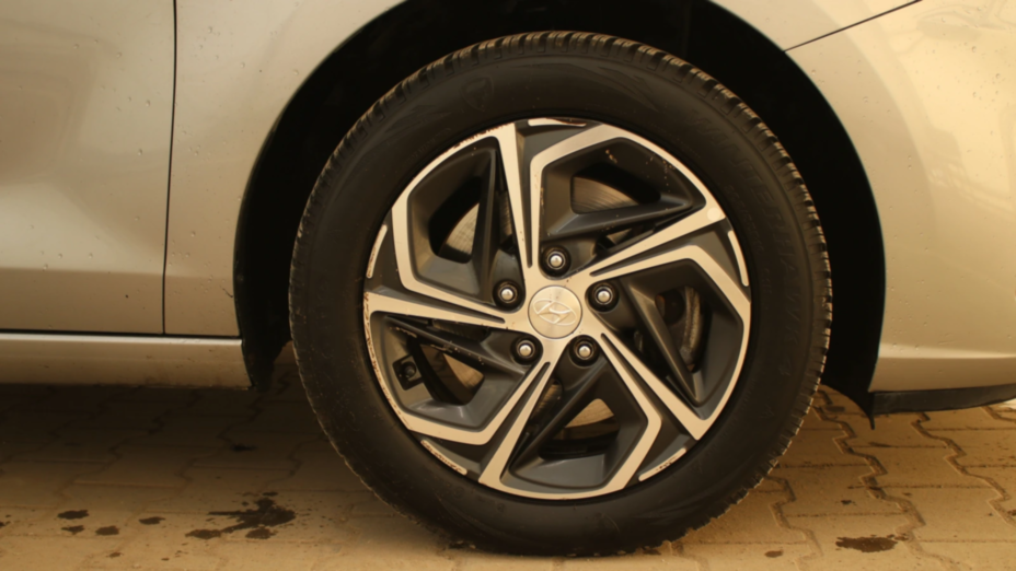 HYUNDAI i30 i30 1.5 DPI Smart