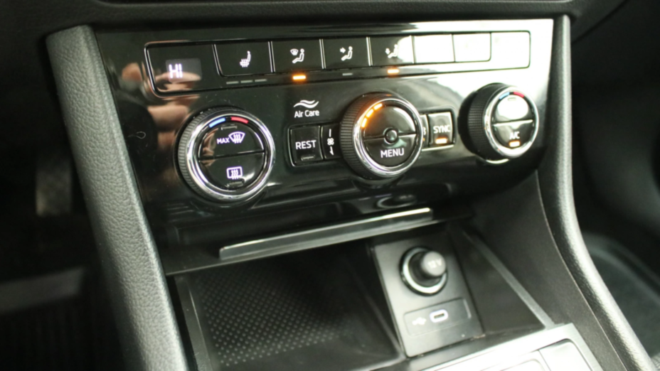 SKODA Superb Superb 2.0 TDI SCR Style DSG