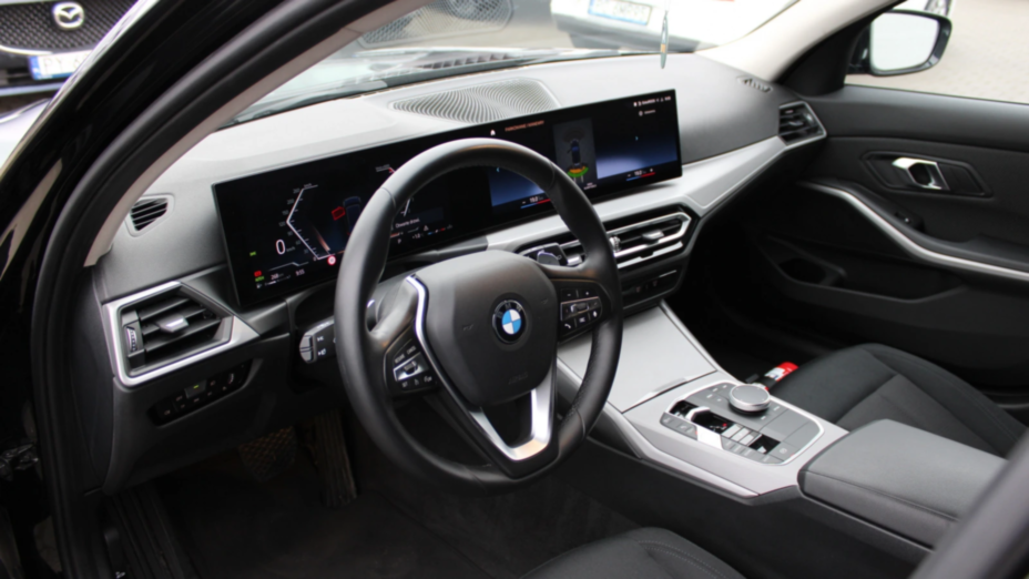 BMW Seria 3 320i aut