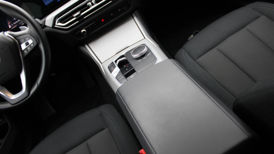 BMW Seria 3 320i aut
