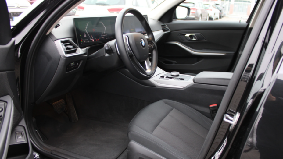 BMW Seria 3 320i aut