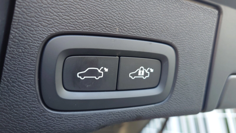 VOLVO XC60 XC60 B4 D AWD Plus Bright aut