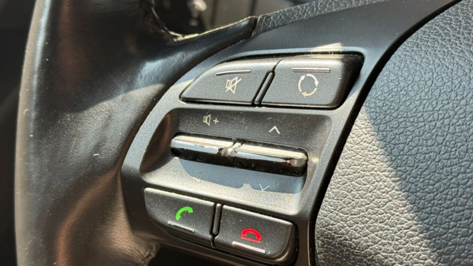 HYUNDAI i30 i30 1.4 Classic +