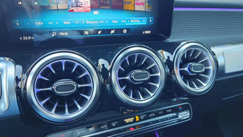 MERCEDES-BENZ GLB GLB 200 Progressive 7G-DCT