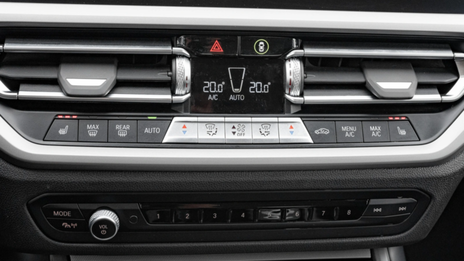 BMW Seria 3 318i Advantage aut
