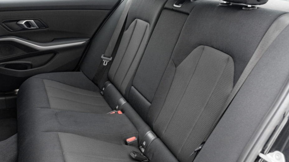 BMW Seria 3 318i Advantage aut