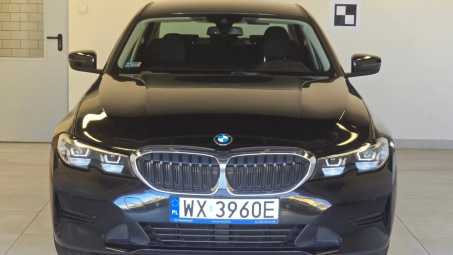 BMW Seria 3 318i Advantage aut