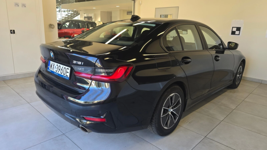 BMW Seria 3 318i Advantage aut