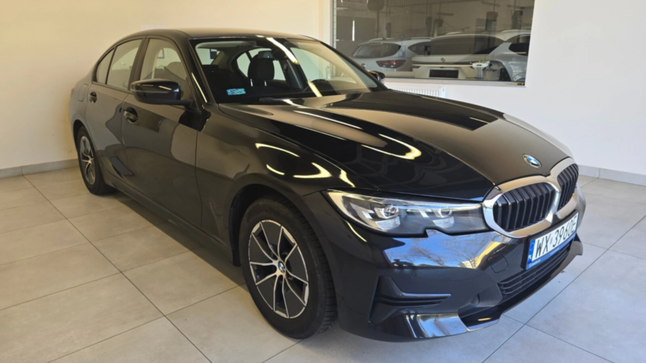 BMW Seria 3 318i Advantage aut