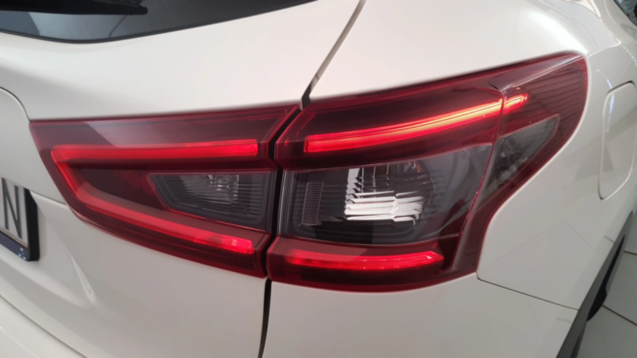 NISSAN Qashqai Qashqai 1.3 DIG-T N-Connecta DCT