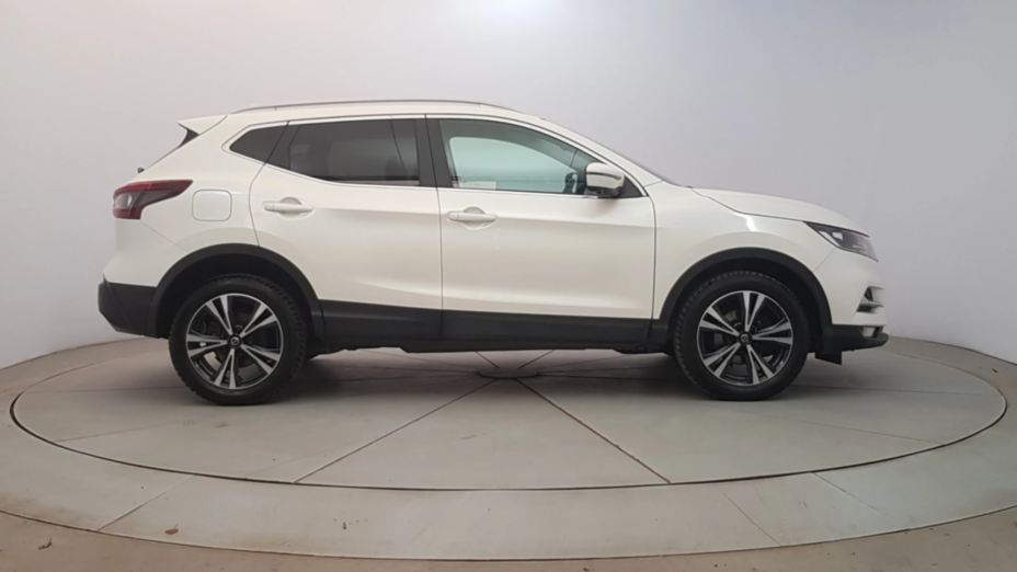 NISSAN Qashqai Qashqai 1.3 DIG-T N-Connecta DCT