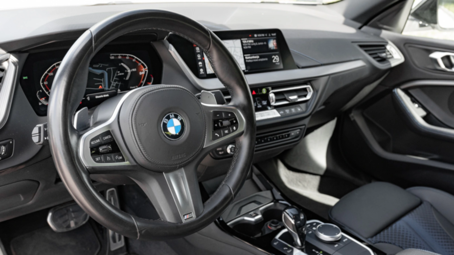 BMW Seria 2 220i M Sport sport-aut