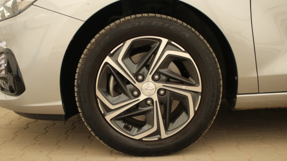 HYUNDAI i30 i30 1.5 DPI Smart