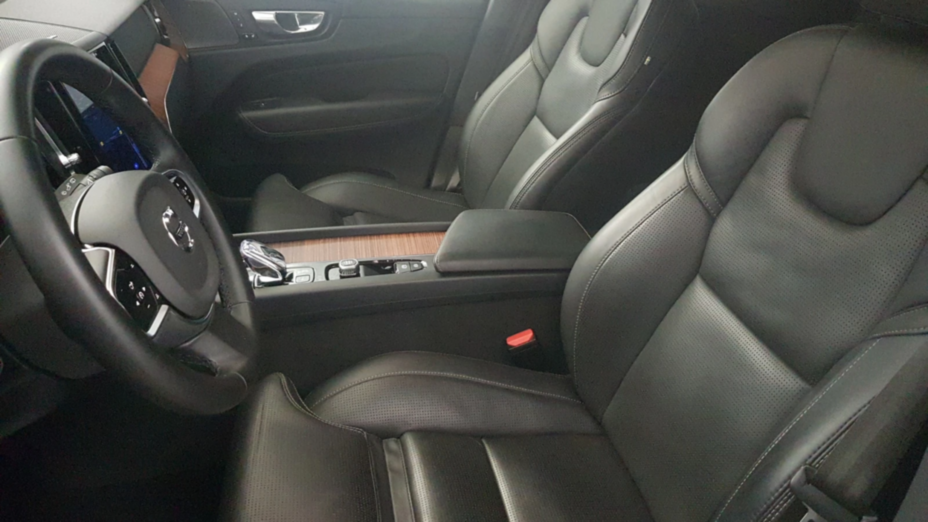 VOLVO XC60 XC60 B5 D AWD Plus Dark aut