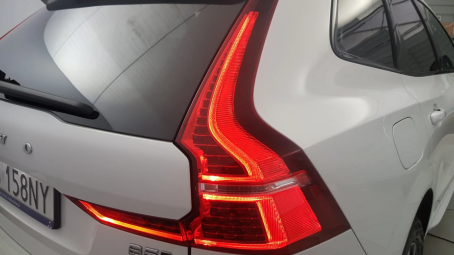 VOLVO XC60 XC60 B5 D AWD Plus Dark aut