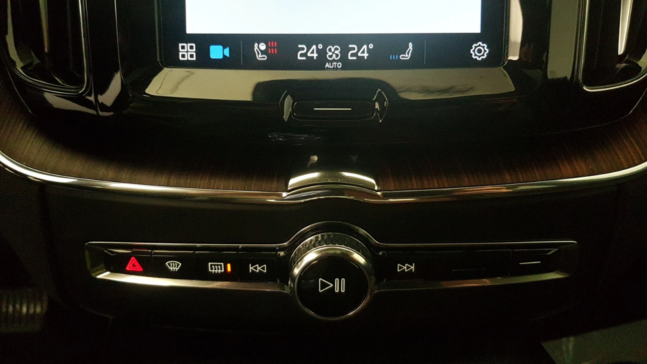 VOLVO XC60 XC60 B5 D AWD Plus Dark aut