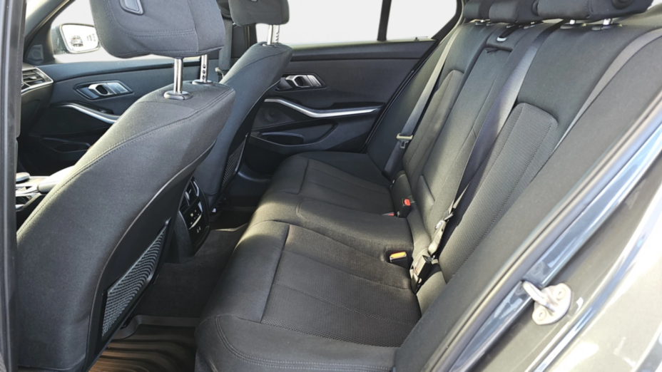 BMW Seria 3 320d xDrive mHEV Advantage aut