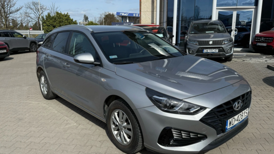 HYUNDAI i30 i30 1.5 DPI Classic +