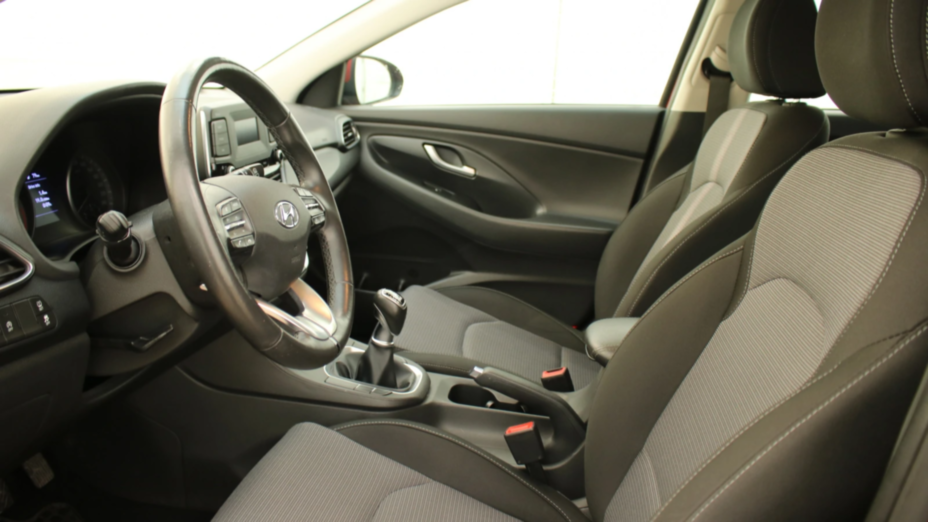 HYUNDAI i30 i30 1.5 DPI Classic +