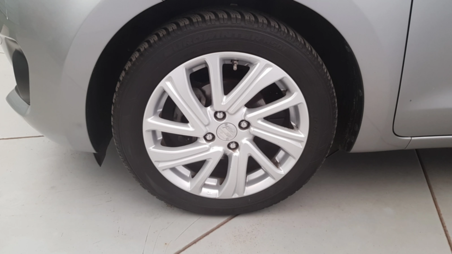 SUZUKI Swift Swift 1.2 Dualjet SHVS Premium Plus CVT