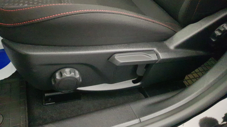 FORD Focus Focus 1.0 EcoBoost mHEV ST-Line X aut