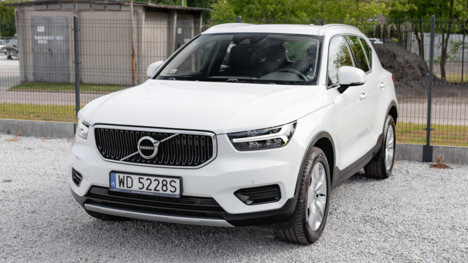 VOLVO XC40 XC40 T3 Momentum Pro aut