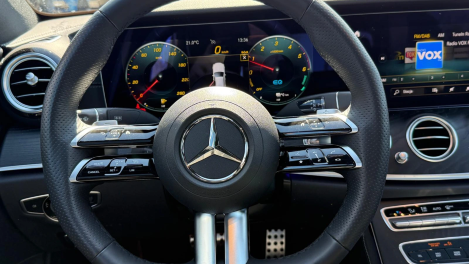 MERCEDES-BENZ E Klasa E 300 de AMG