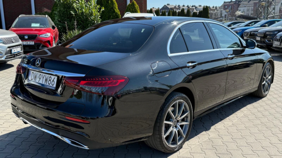 MERCEDES-BENZ E Klasa E 300 de AMG
