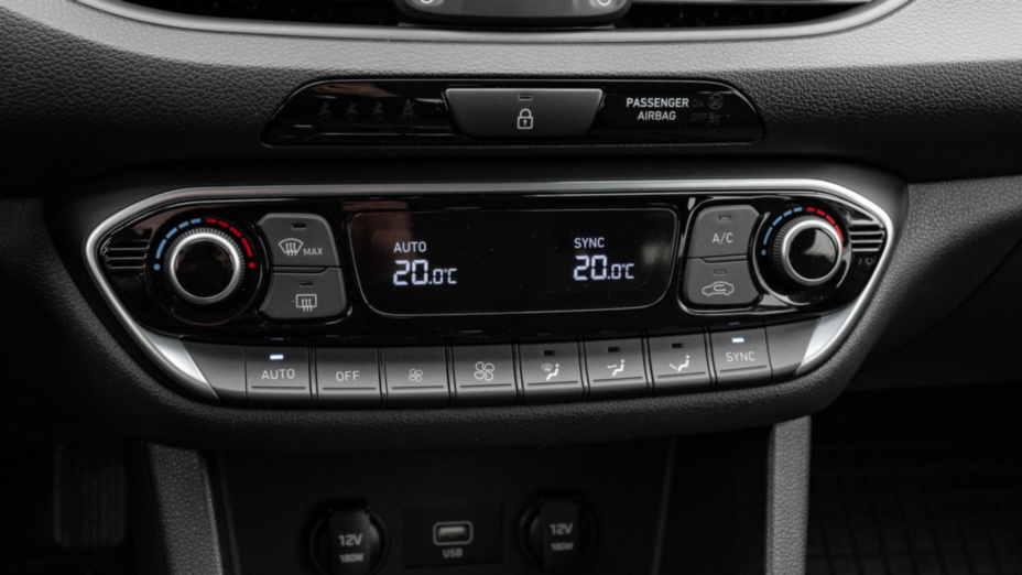 HYUNDAI i30 i30 1.5 DPI Smart