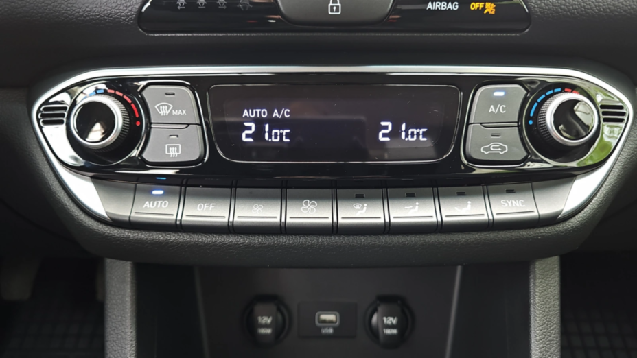 HYUNDAI i30 i30 1.5 DPI Smart