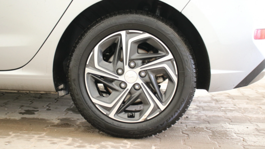 HYUNDAI i30 i30 1.5 DPI Smart