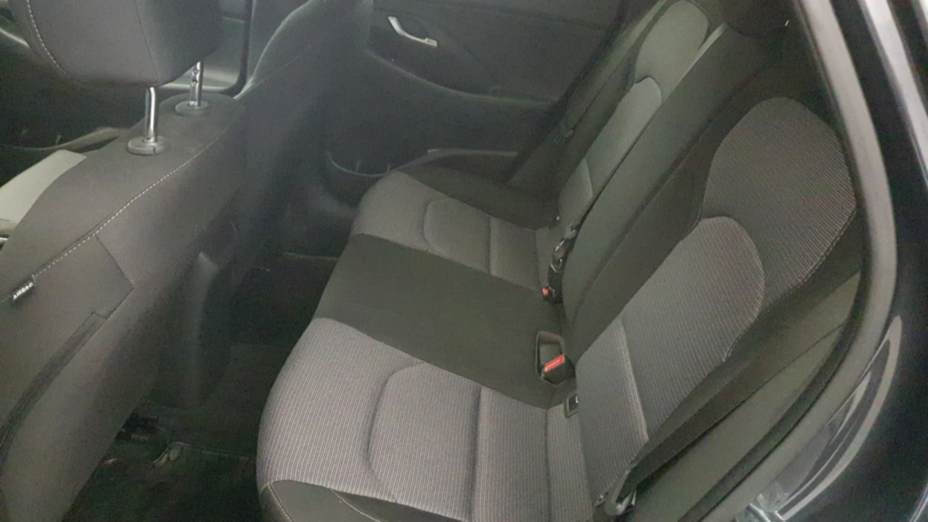 HYUNDAI i30 i30 1.5 DPI Classic +