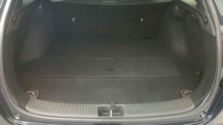 HYUNDAI i30 i30 1.5 DPI Classic +