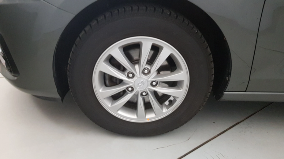 HYUNDAI i30 i30 1.5 DPI Classic +