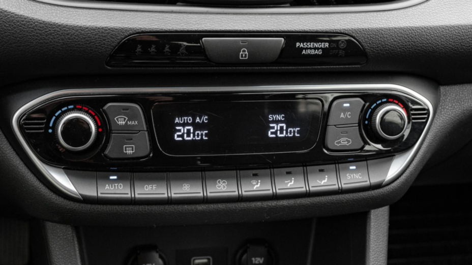HYUNDAI i30 i30 1.5 DPI Smart