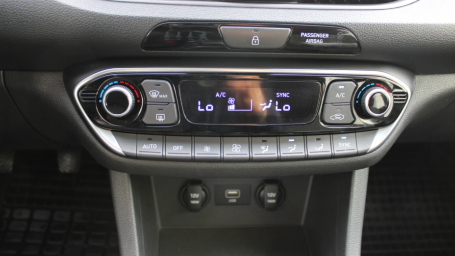 HYUNDAI i30 i30 1.5 DPI Smart
