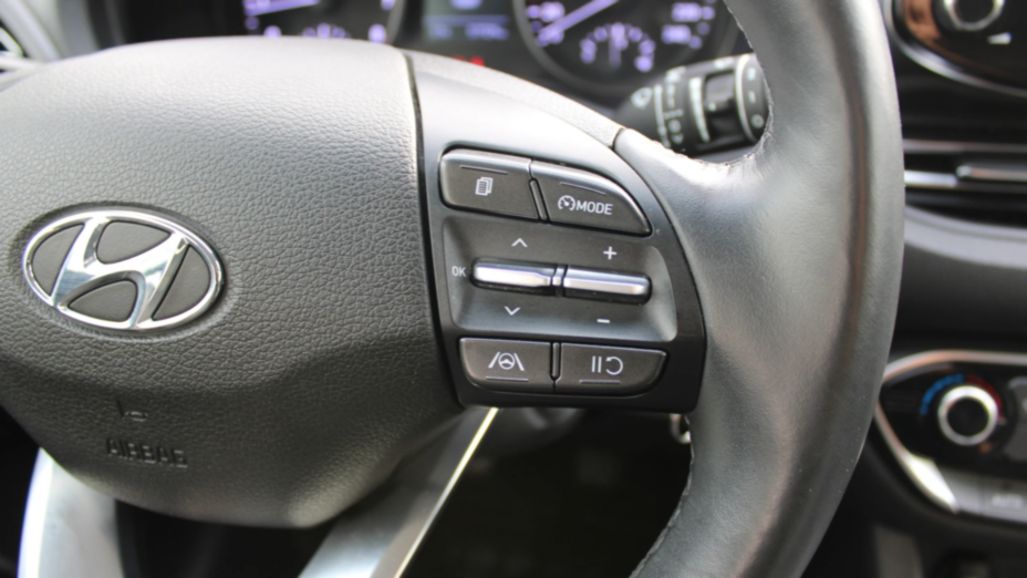 HYUNDAI i30 i30 1.5 DPI Smart