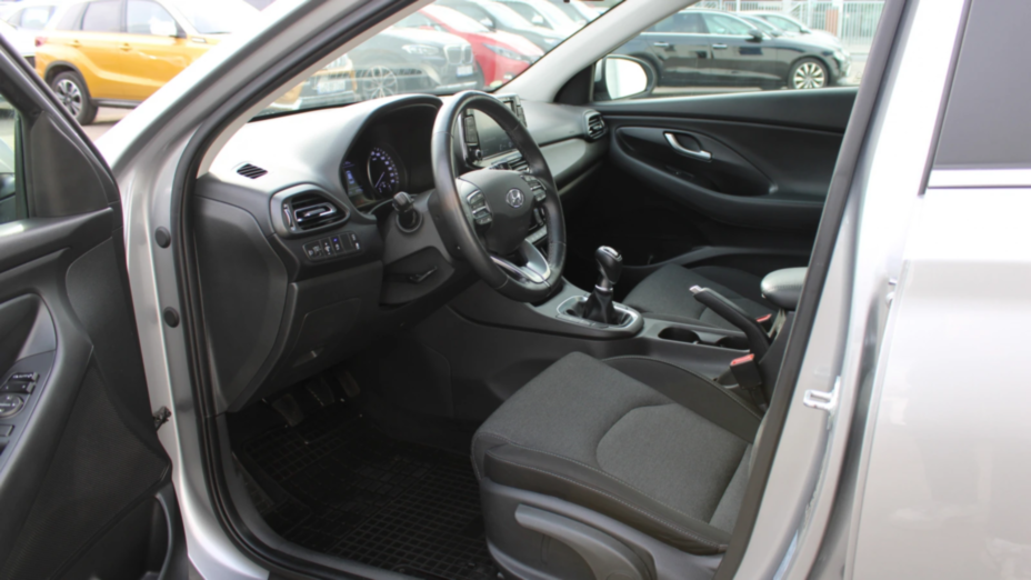 HYUNDAI i30 i30 1.5 DPI Smart