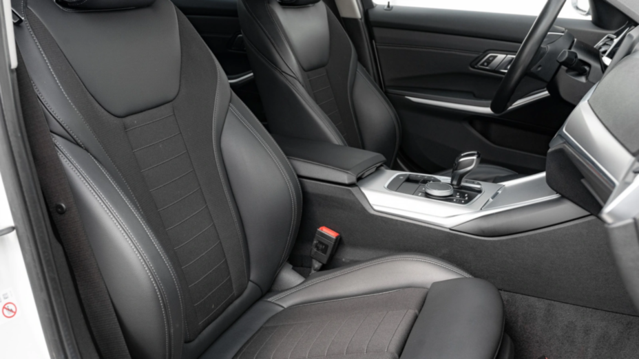 BMW Seria 3 318d Sport Line aut