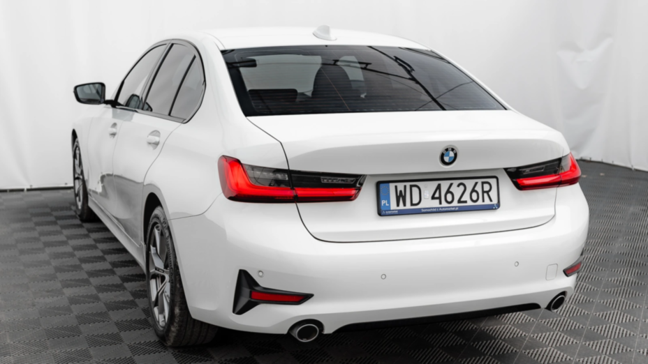 BMW Seria 3 318d Sport Line aut