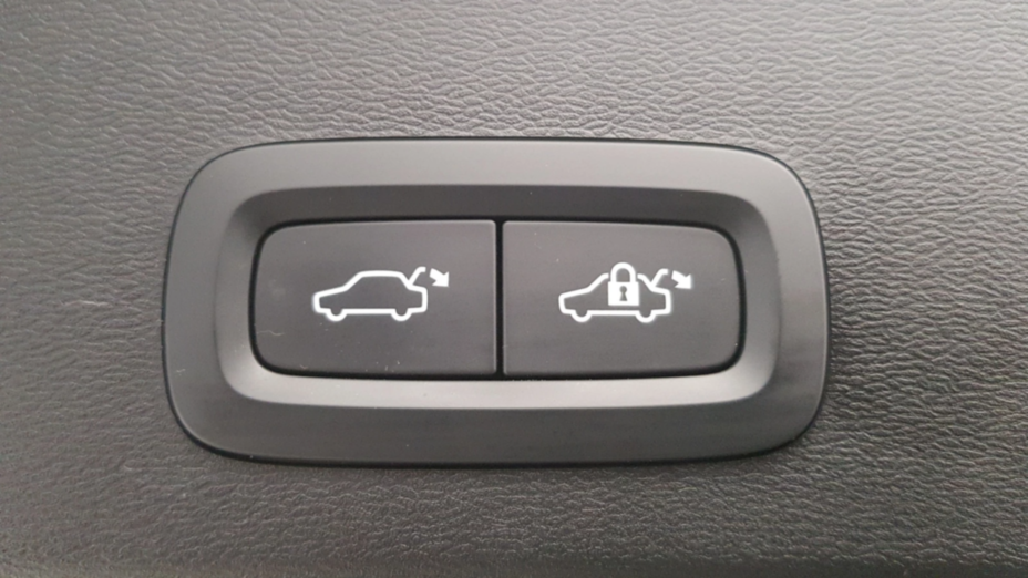 VOLVO XC40 XC40 T5 Plug-In Hybrid R-Design aut